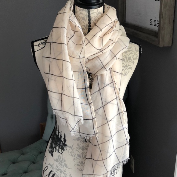 Scarf - Picture 1 of 2